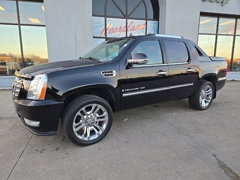 Used 2007 Cadillac Escalade EXT Base w/ Information Package image 3