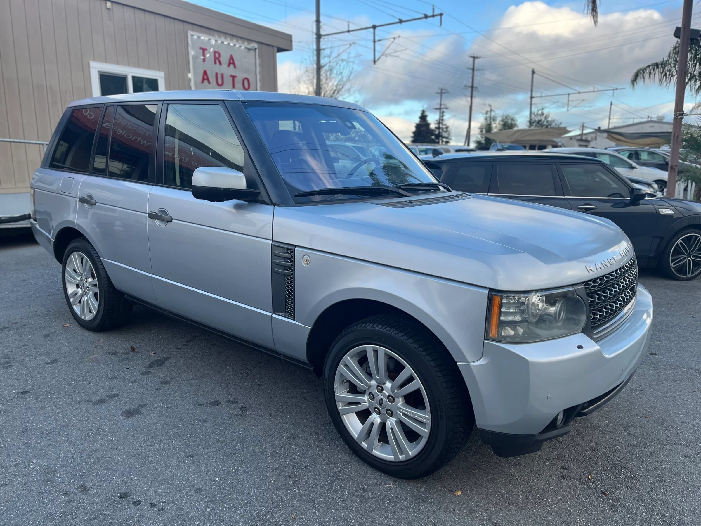 Used 2011 Land Rover Range Rover HSE LUX AWD/4WD image 1