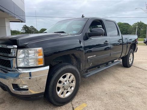 Used 2014 Chevrolet Silverado 2500 LTZ w/ LTZ Plus Package AWD/4WD image 2