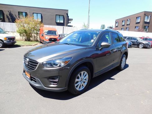 Used 2016 MAZDA CX-5 Touring w/ Touring Technology Package AWD/4WD image 4