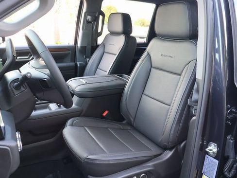 New 2026 GMC Sierra 2500 Denali w/ Denali Reserve Package image 13