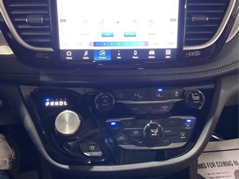 New 2026 Chrysler Pacifica Pinnacle AWD/4WD image 25
