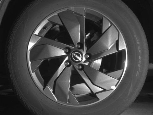 Used 2025 Nissan Rogue SV image 14