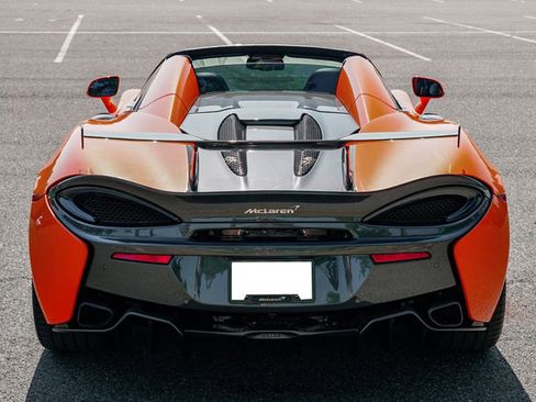 Used 2019 McLaren 570S Spider image 7