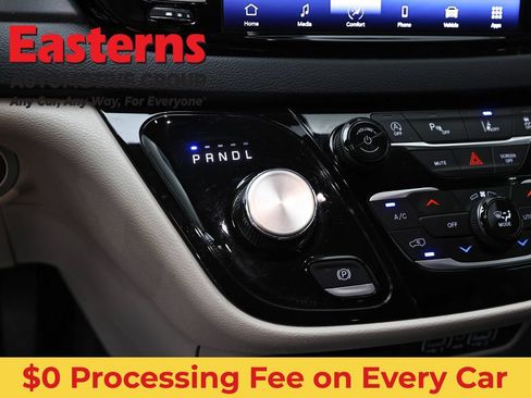 Used 2024 Chrysler Pacifica Touring-L FWD image 13