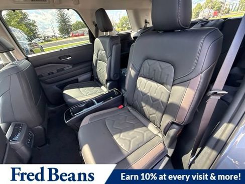 New 2026 Nissan Pathfinder Platinum AWD/4WD image 17