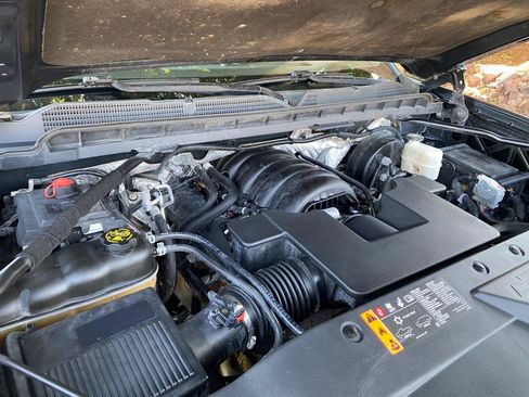 Used 2018 Chevrolet Silverado 1500 LT AWD/4WD image 9