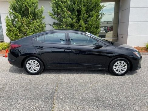 Used 2020 Hyundai Elantra SE FWD image 5