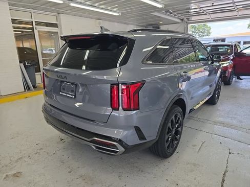 Used 2023 Kia Sorento SX AWD/4WD image 5