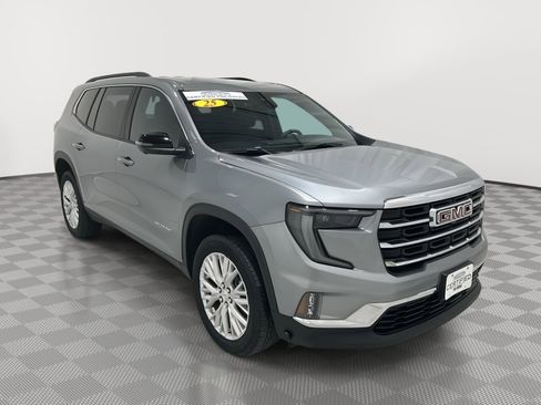 Used 2025 GMC Acadia Elevation w/ Elevation Premium Package image 7