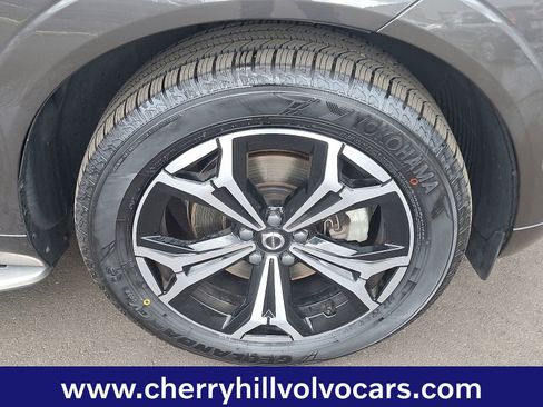 Certified 2022 Volvo XC60 B5 Momentum w/ Advanced Package image 9