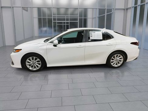 Used 2023 Toyota Camry LE FWD image 5