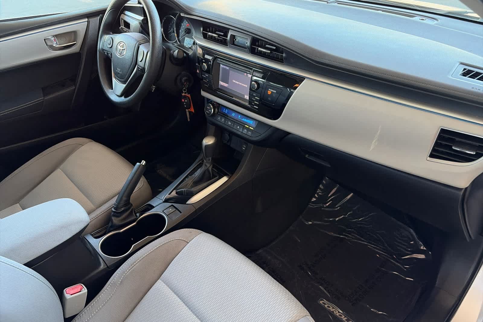 Used 2016 Toyota Corolla LE FWD image 15