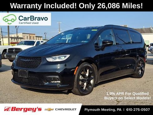 Used 2026 Chrysler Pacifica Limited w/ S Appearance Package FWD image 1