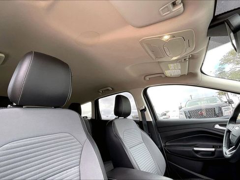 Used 2018 Ford Escape SE w/ SE Sport Appearance Package image 28