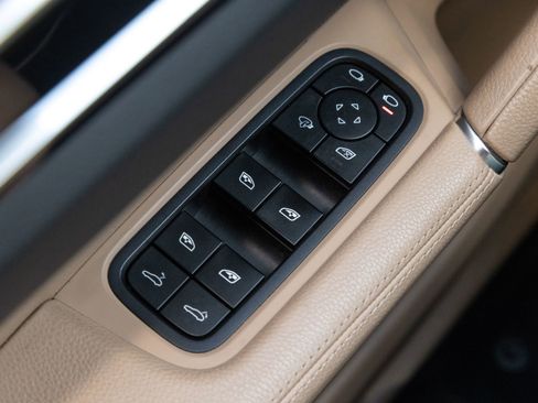 Certified 2023 Porsche Cayenne Platinum Edition AWD/4WD image 19