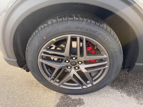 New 2026 Ford Explorer ST-Line w/ ST-Line Street Pack image 35