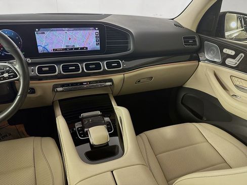 Used 2020 Mercedes-Benz GLE 350 w/ Premium Package image 27