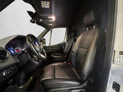 Used 2025 Mercedes-Benz Sprinter 2500 image 17