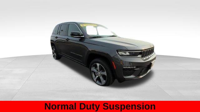 Used 2025 Jeep Grand Cherokee Limited AWD/4WD image 31