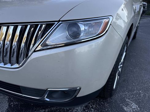 Used 2015 Lincoln MKX FWD w/ Equipment Group 102A image 9