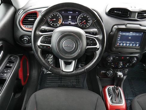 Used 2018 Jeep Renegade Trailhawk w/ Cold Weather Group II image 17