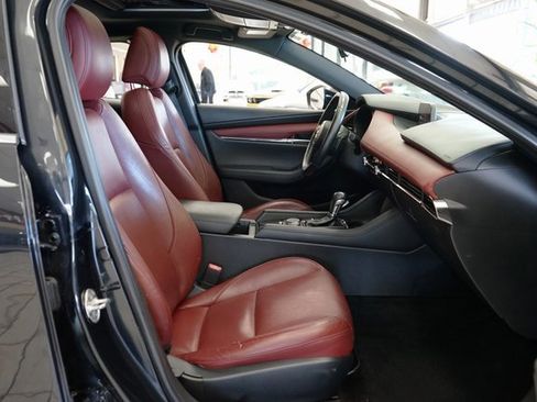 Used 2020 MAZDA MAZDA3 Hatchback w/ Premium Package image 40