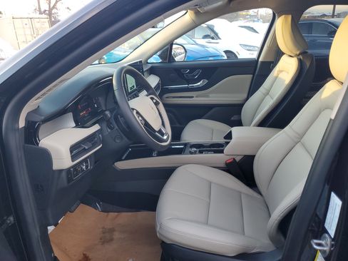 New 2026 Lincoln Corsair Premiere image 11