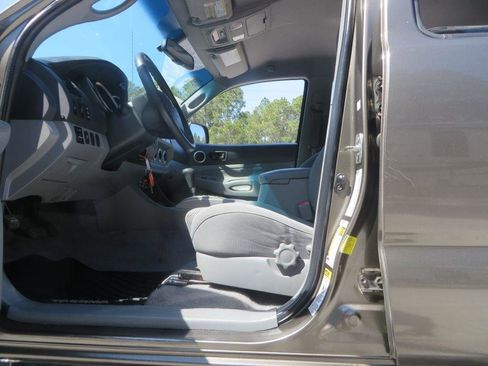 Used 2011 Toyota Tacoma PreRunner w/ TRD Off-Road Pkg image 11