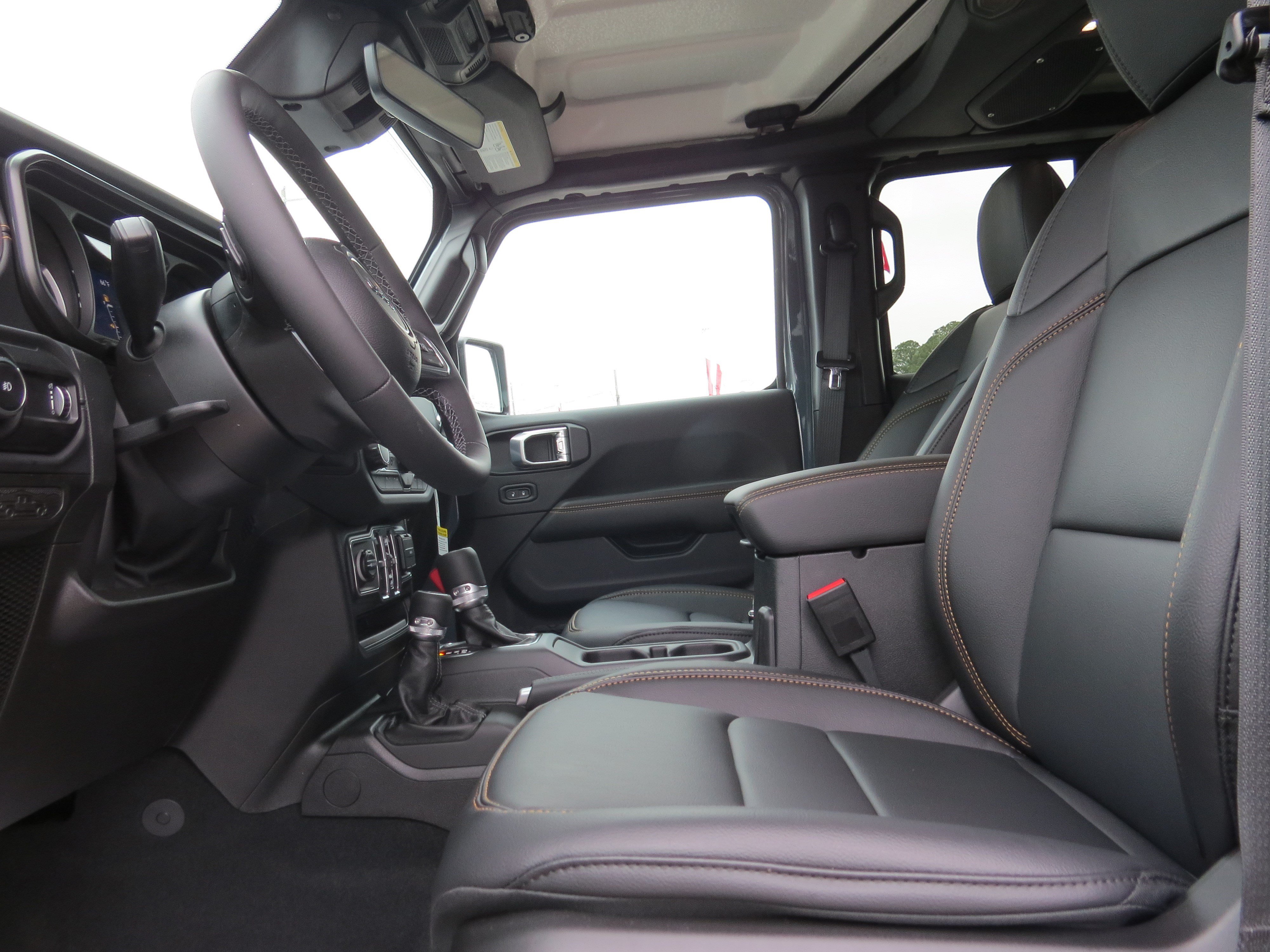 New 2026 Jeep Wrangler Unlimited Sahara AWD/4WD image 13