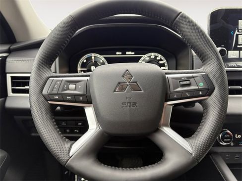 New 2025 Mitsubishi Outlander SEL image 15