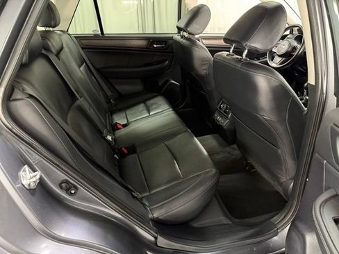 Used 2019 Subaru Outback 3.6R Limited AWD/4WD image 10