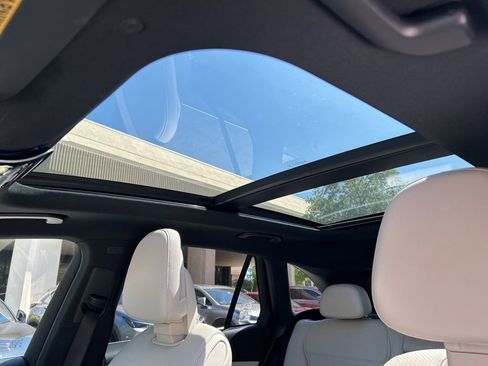 Used 2023 Mercedes-Benz GLC 300 4MATIC image 25