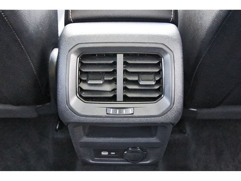 Used 2022 Volkswagen Tiguan SE AWD/4WD image 14