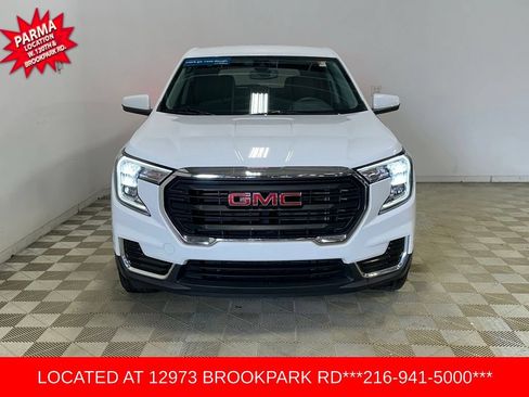 Certified 2023 GMC Terrain SLE AWD/4WD image 2