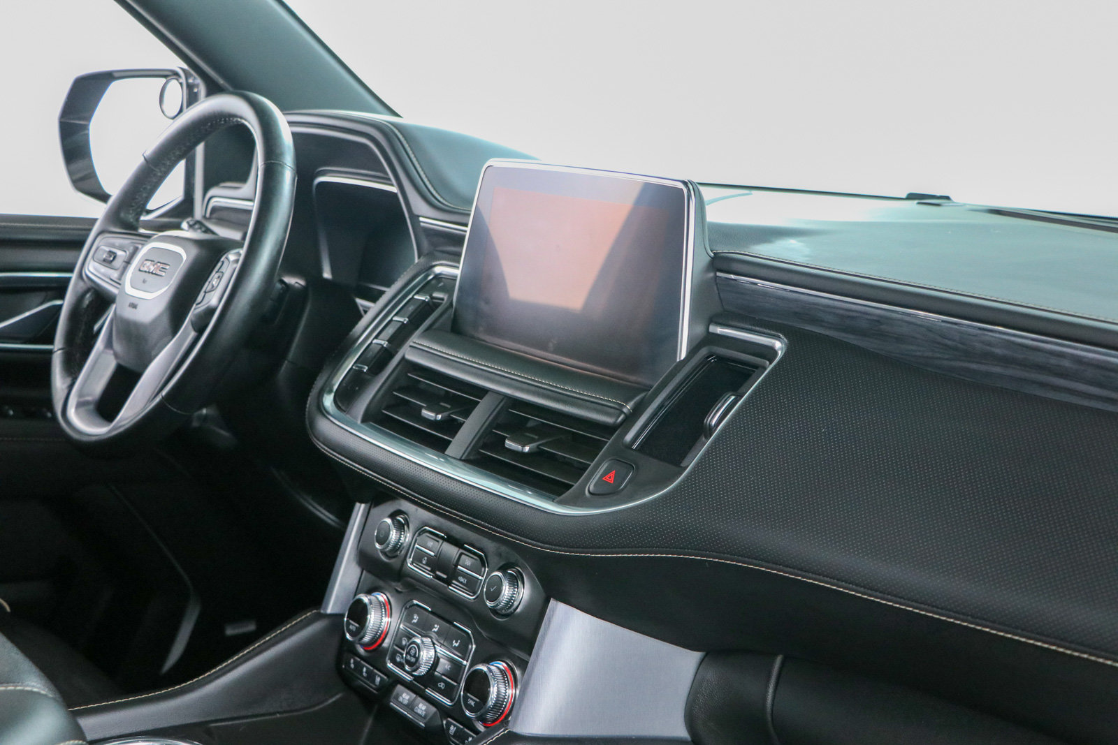 Used 2023 GMC Yukon SLT w/ SLT Premium Package AWD/4WD image 30