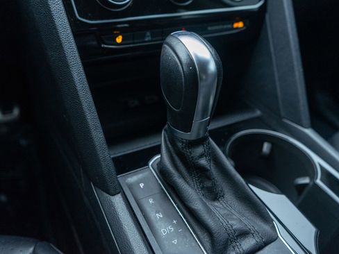 Used 2019 Volkswagen Atlas SEL R-Line image 21