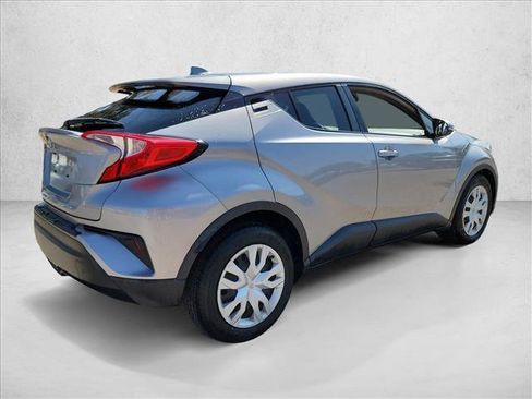 Used 2019 Toyota C-HR LE FWD image 5