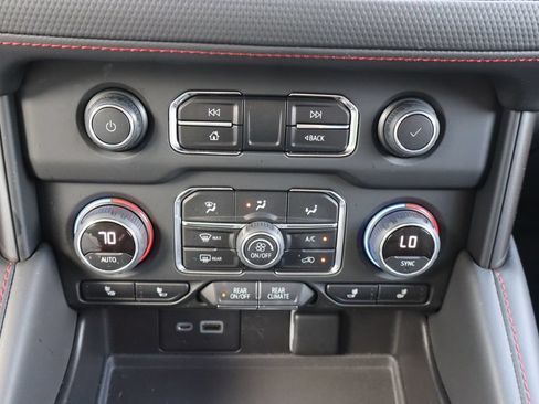 Used 2022 Chevrolet Tahoe RST AWD/4WD image 12