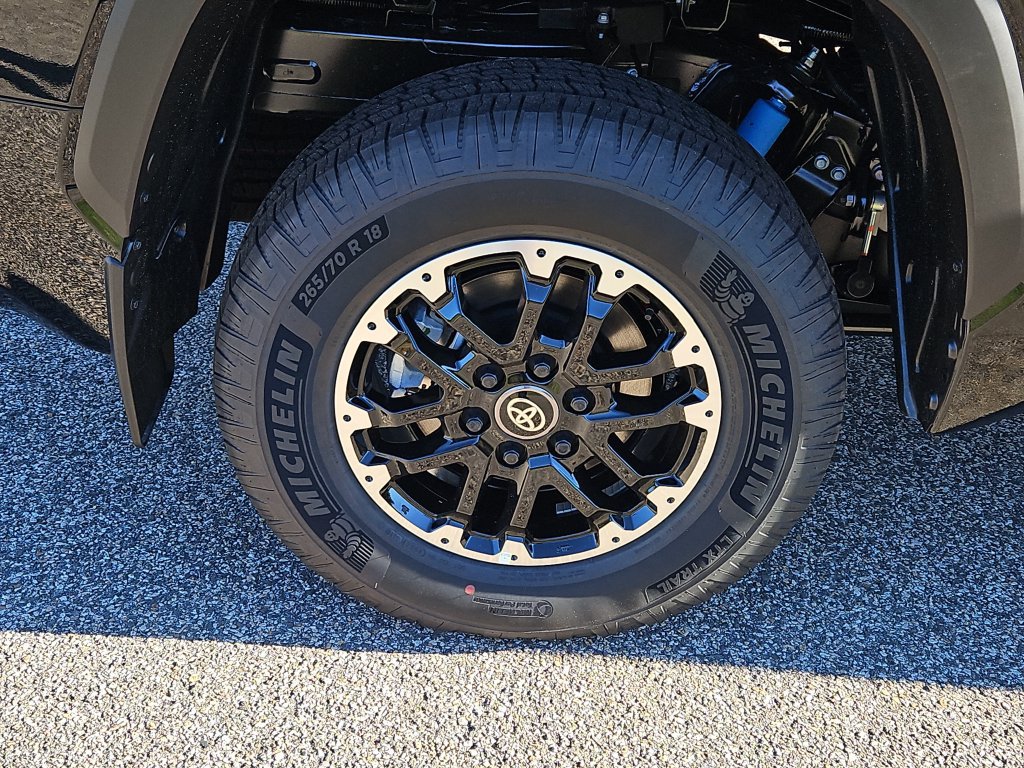 New 2026 Toyota Tundra SR5 w/ TRD Off-Road Package AWD/4WD image 16