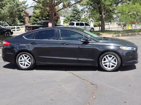 Used 2014 Ford Fusion SE FWD image 3