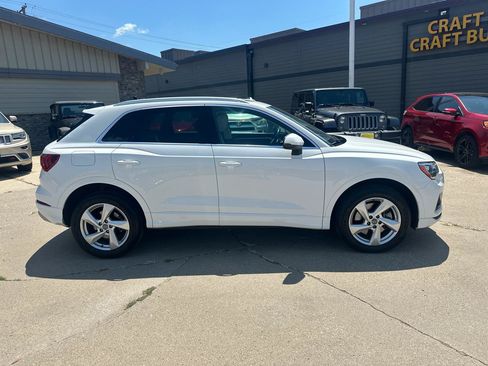 Used 2020 Audi Q3 2.0T Premium AWD/4WD image 2