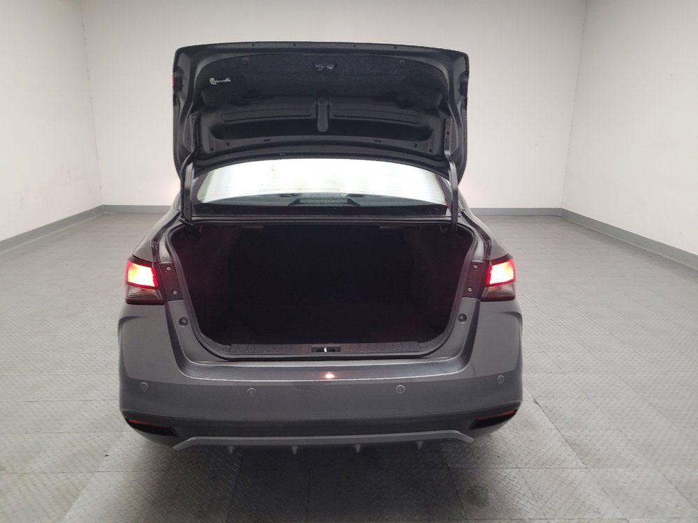 Used 2021 Nissan Versa SV FWD image 29