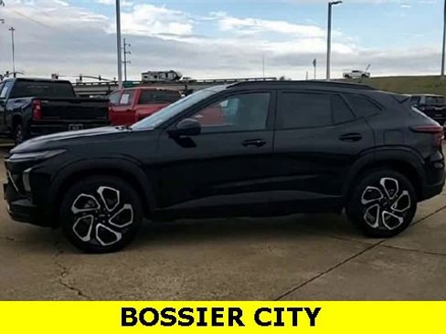 Certified 2025 Chevrolet Trax RS w/ Sunroof Package image 5