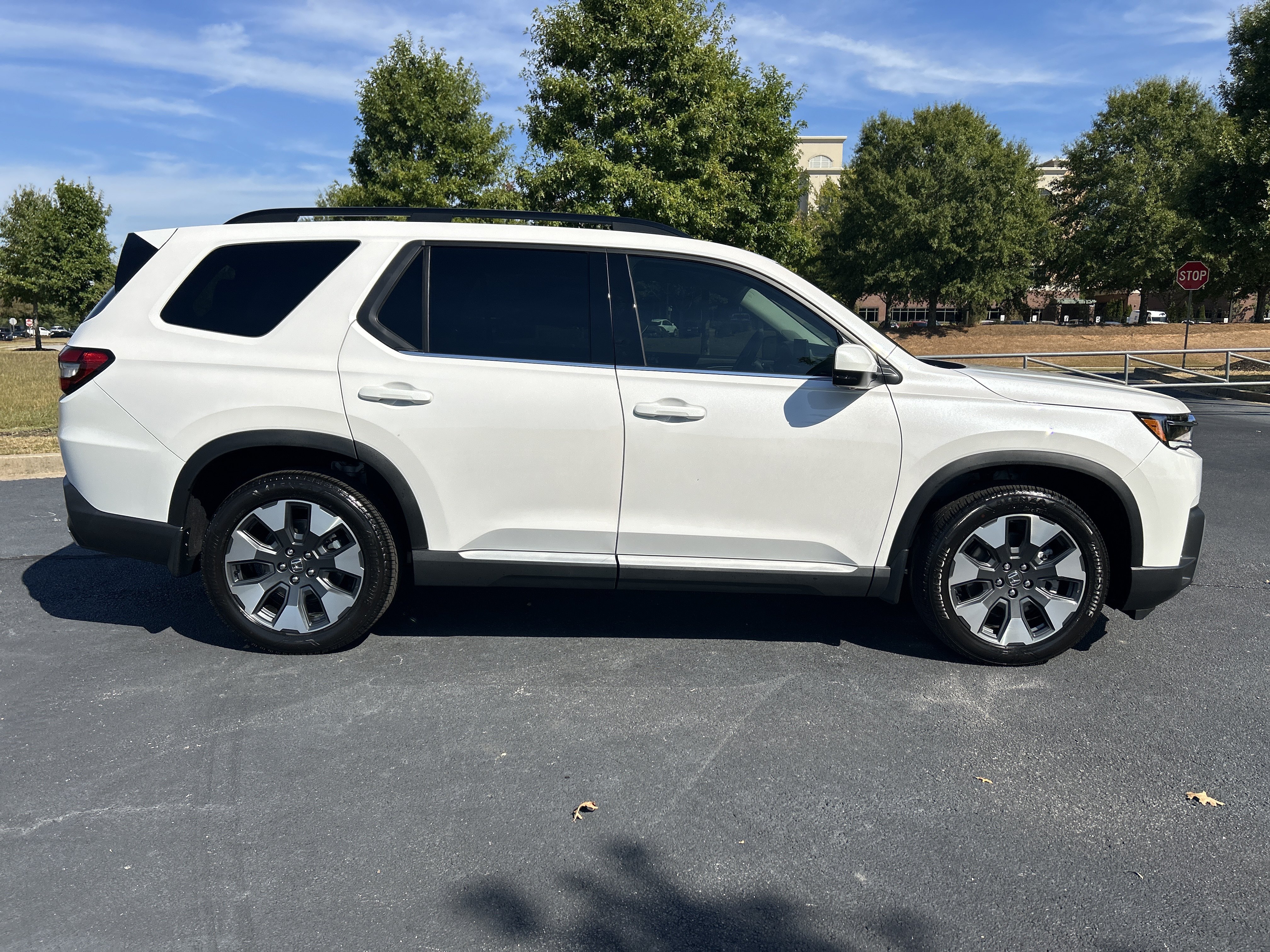 Used 2026 Honda Pilot Elite image 10