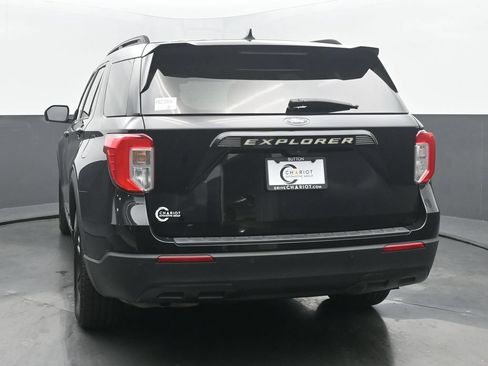 Used 2021 Ford Explorer XLT w/ Equipment Group 202A AWD/4WD image 5