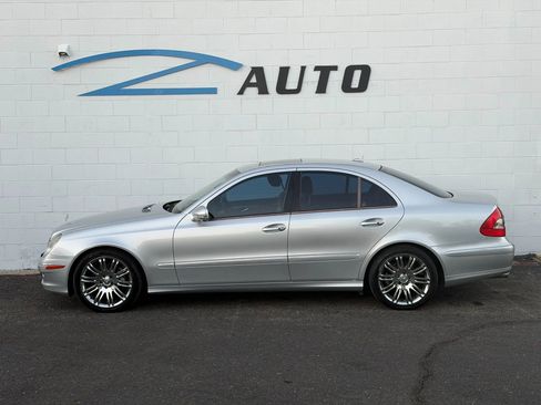 Used 2007 Mercedes-Benz E 350 Sedan image 3