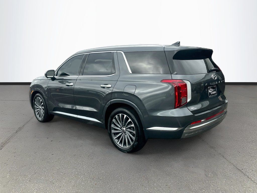Used 2025 Hyundai Palisade Calligraphy FWD image 5
