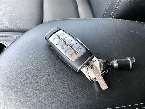 Used 2025 Genesis GV70 2.5T AWD/4WD image 15