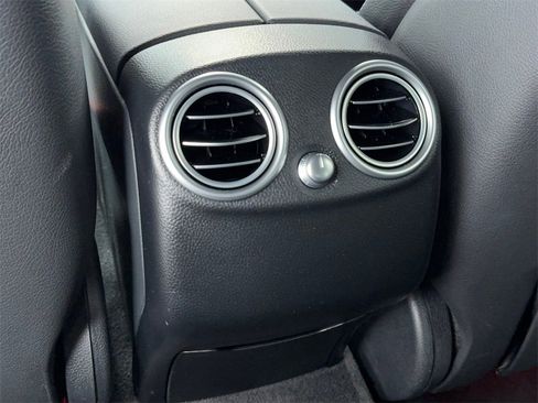 Used 2021 Mercedes-Benz GLC 300 image 42